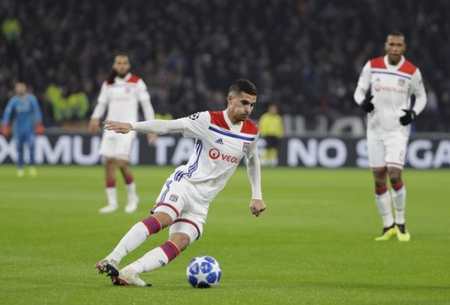 在采访中表 在采访中表